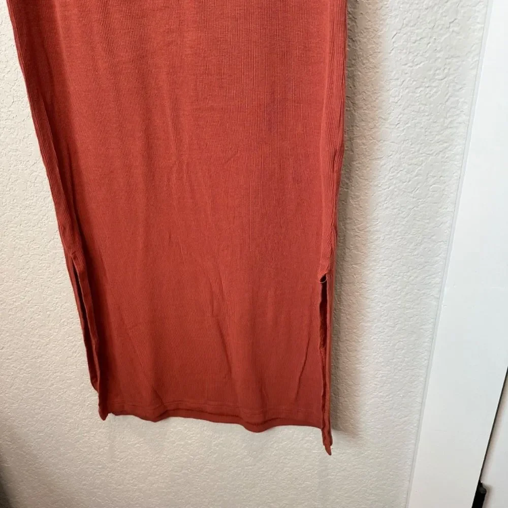 WEWOREWHAT Rust Brown Ribbed Stretchy Crew Neck Midi Dress - Size M - EUC